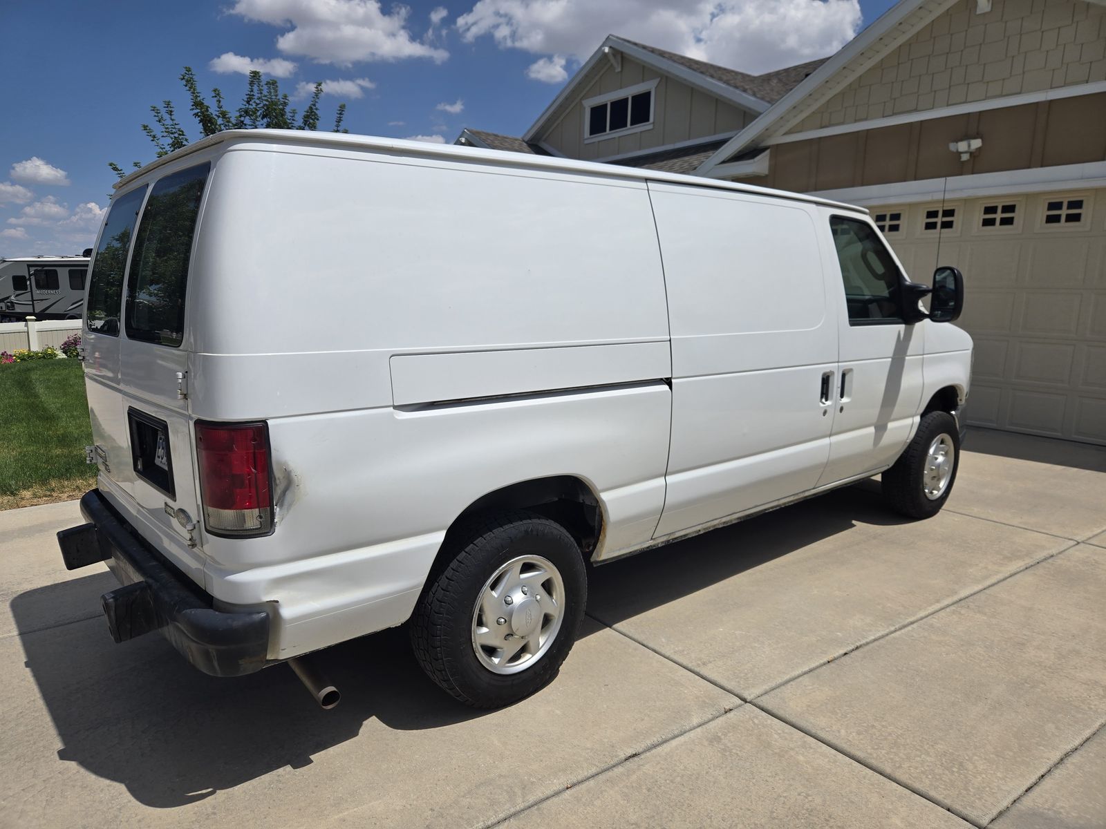 2014 Ford E-150 and Econoline 150 Base