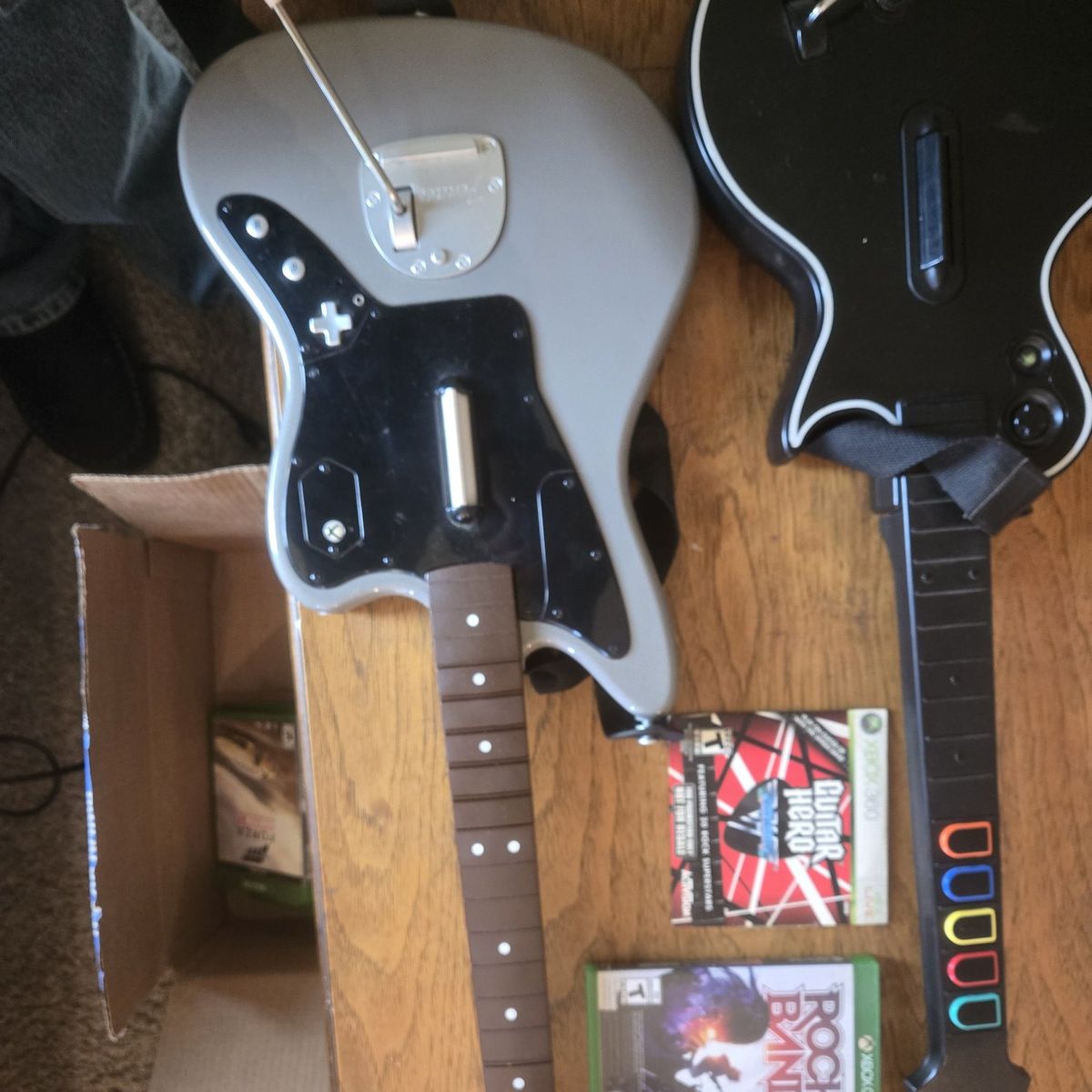 Xbox Rock Band 4 Rare Gray Jaguar + GH3 Les Paul