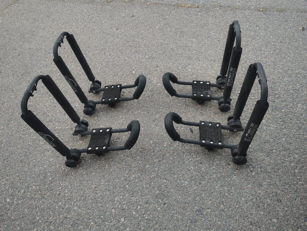 KAYAK ROOF RACKS (4)