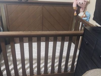 Convertible Wooden Baby Crib - Great Condition, Brown Finish