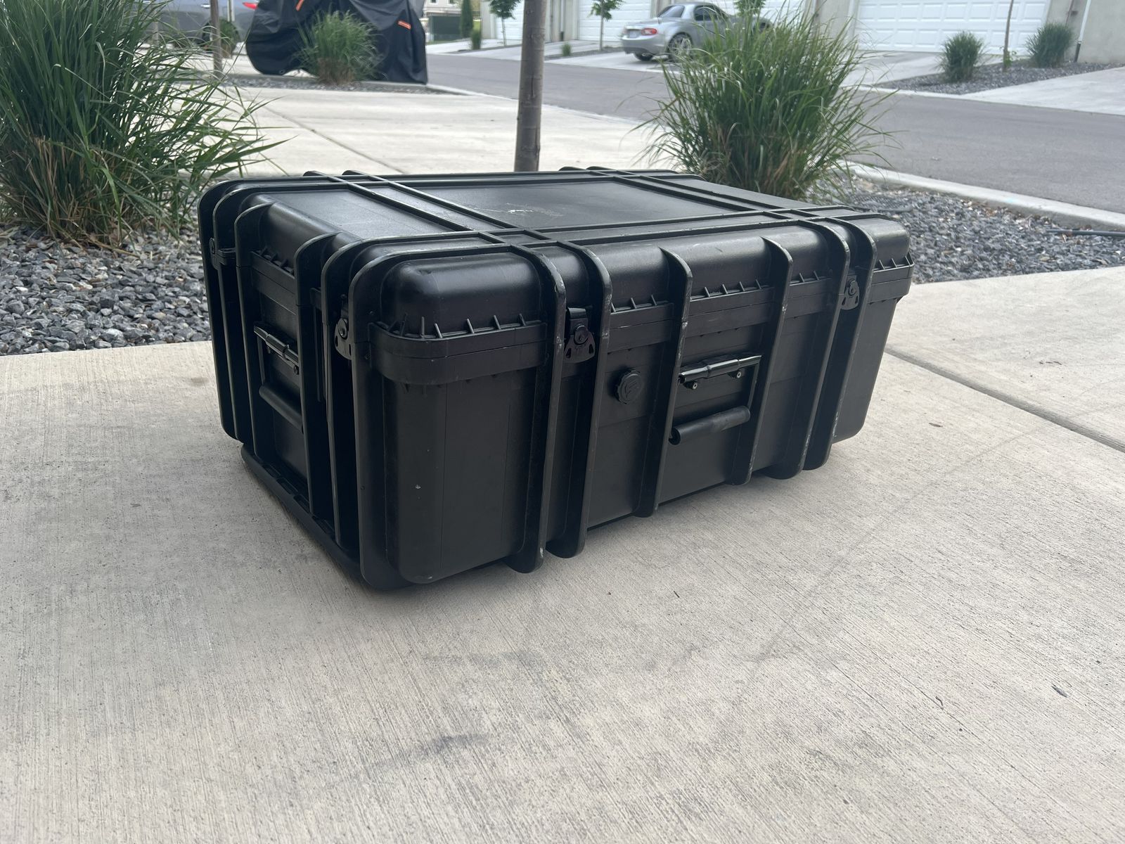 Heavy Duty Rolling Hard Case w/ Wheels Pelican Style