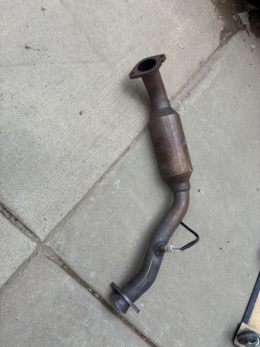 Magnaflow 1999 Ford Explorer Catalytic Converter
