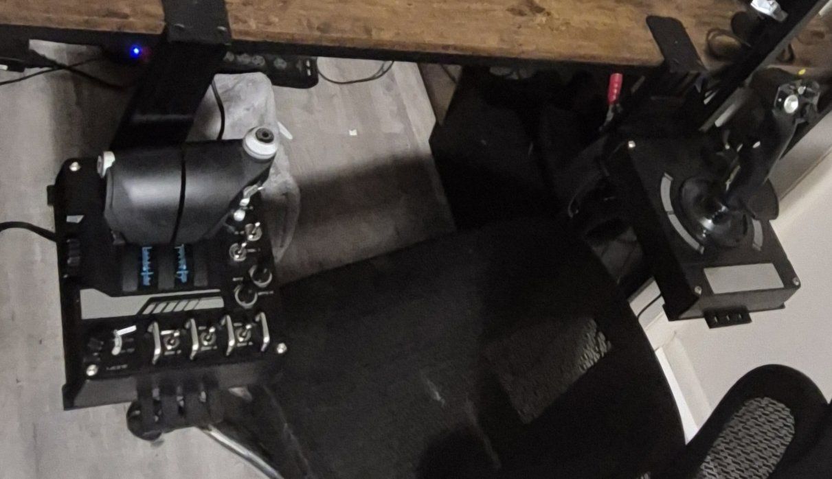 LOGITECH G X56 HOTAS Throttle and Flight sticks