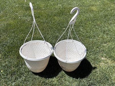 Hanging baskets/planter pots $5 each