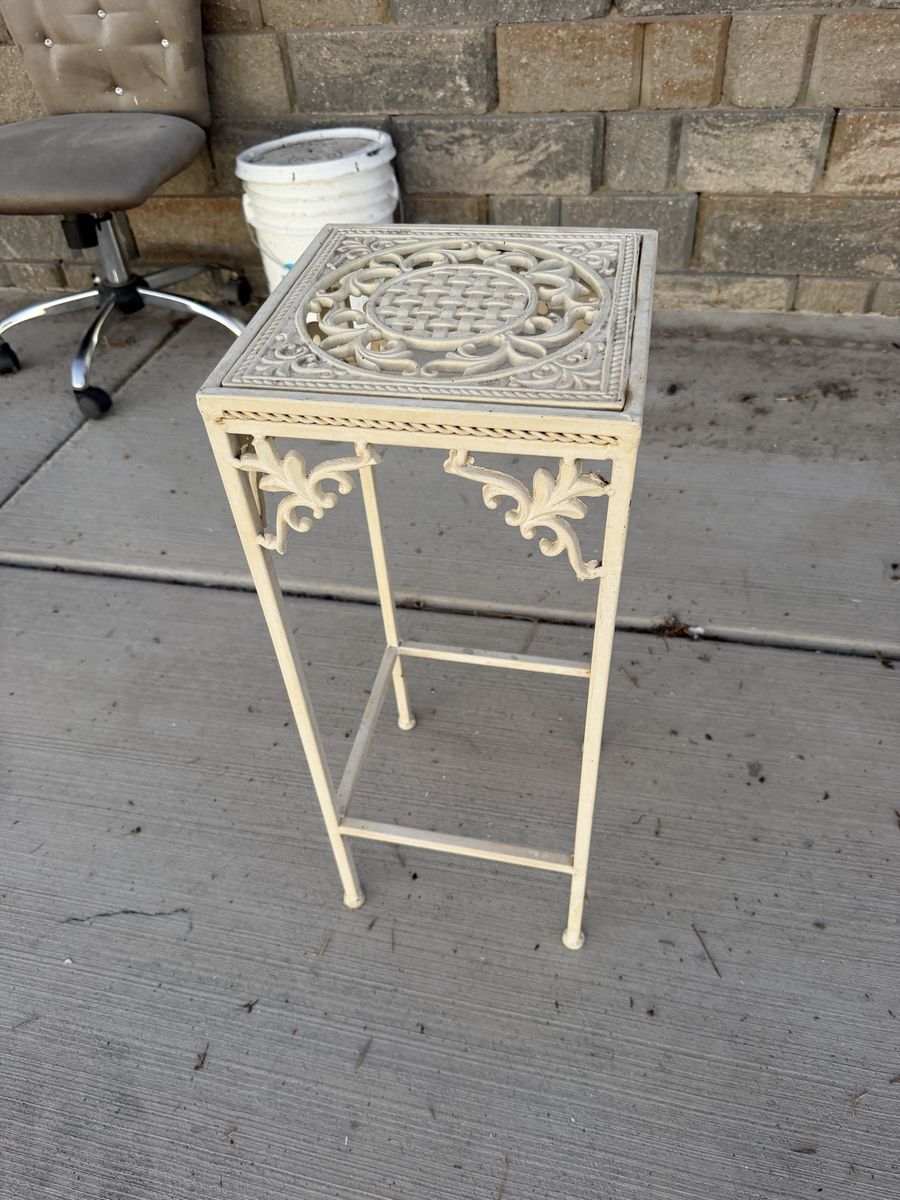 Vintage Metal Plant Stand with Ornate Scrollwork Top in Off-White