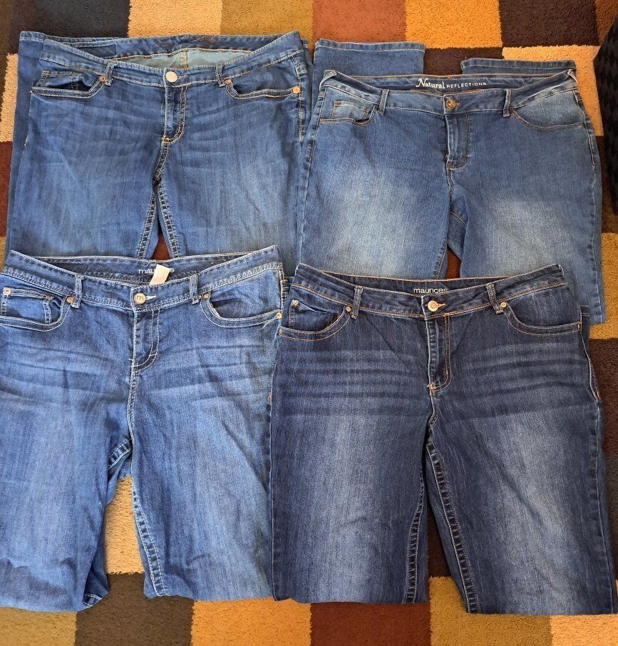 4 pair of womens jeans 