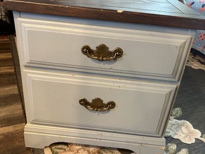 Shabby Chic 2-Drawer End Table / Nightstand - Light grey & Dark Wood Top