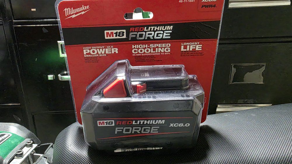 Milwaukee RedLithum Forge XC8.0