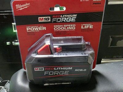 Milwaukee RedLithum Forge XC8.0