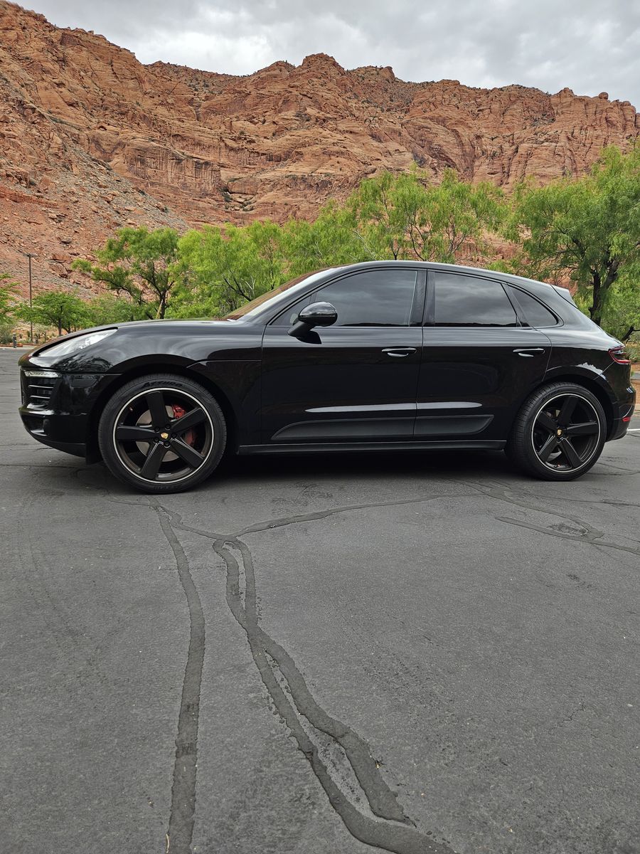 2016 PORSCHE MACAN S