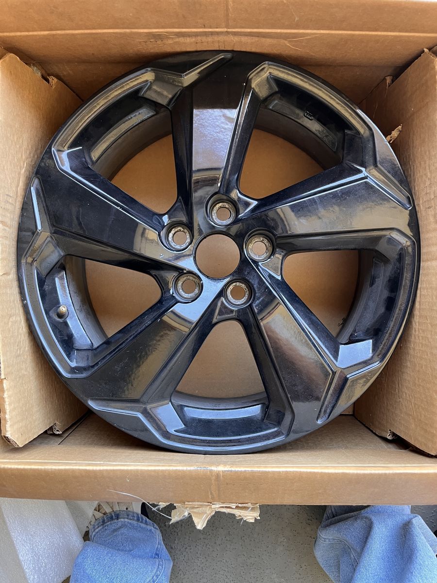 Toyota rav4 18 inch wheel