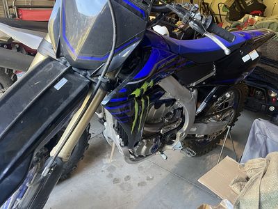 Yamaha YZ250F Dirt Bike - Blue/Black, Monster Energy Graphics 2023