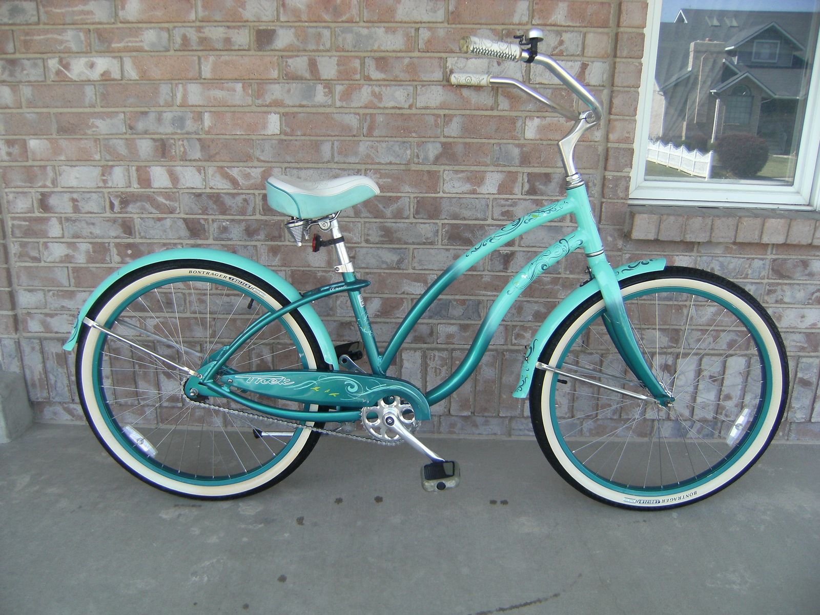 Womens Aluminum Trek Wasabi 26" Beach Cruiser Bike, Fenders, Green /Blue