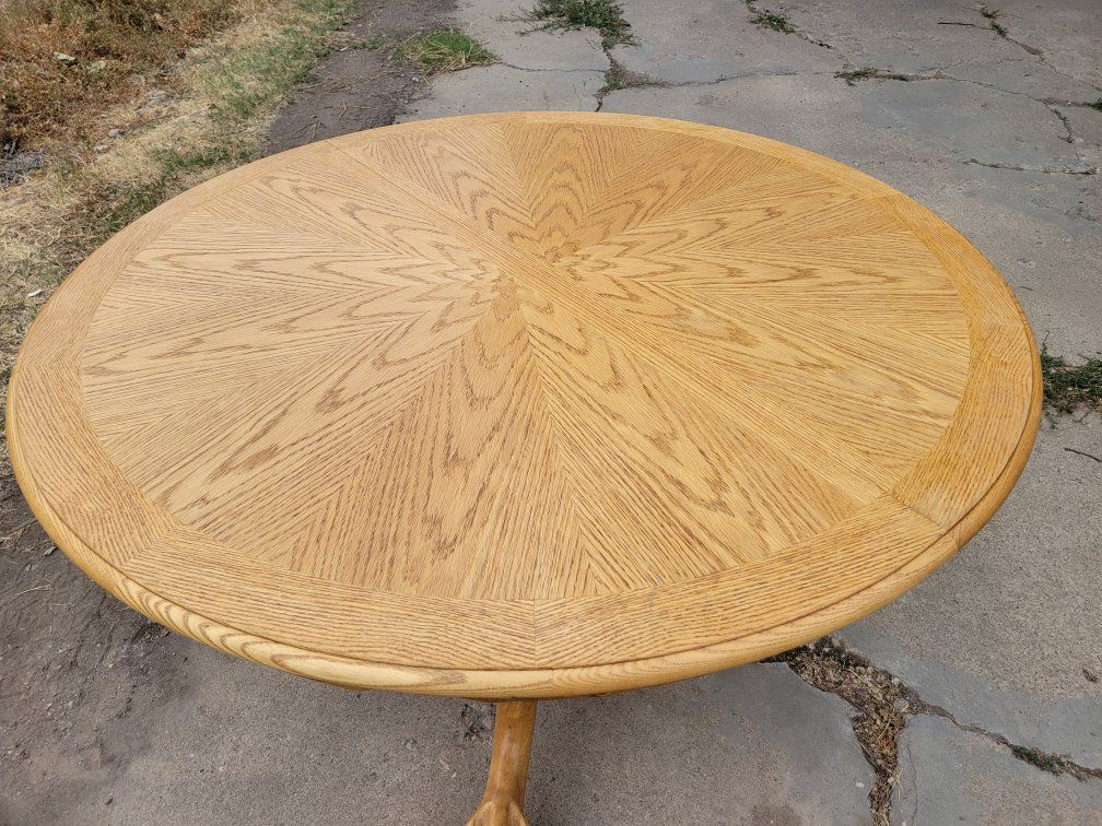 round kitchen table with extension leaf