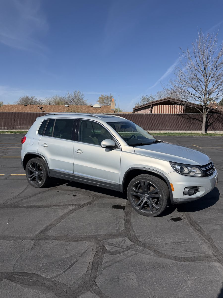 2013 Volkswagen Tiguan SEL 4Motion