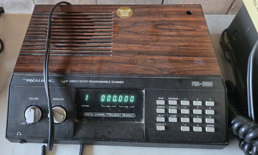 Vintage Realistic Pro-2009 8-channel scanner