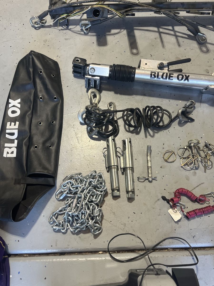 Blue Ox Tow Bar, Patriot II Braking System with RF controller - RV Flat Towing Setup (used for KIA Soul)