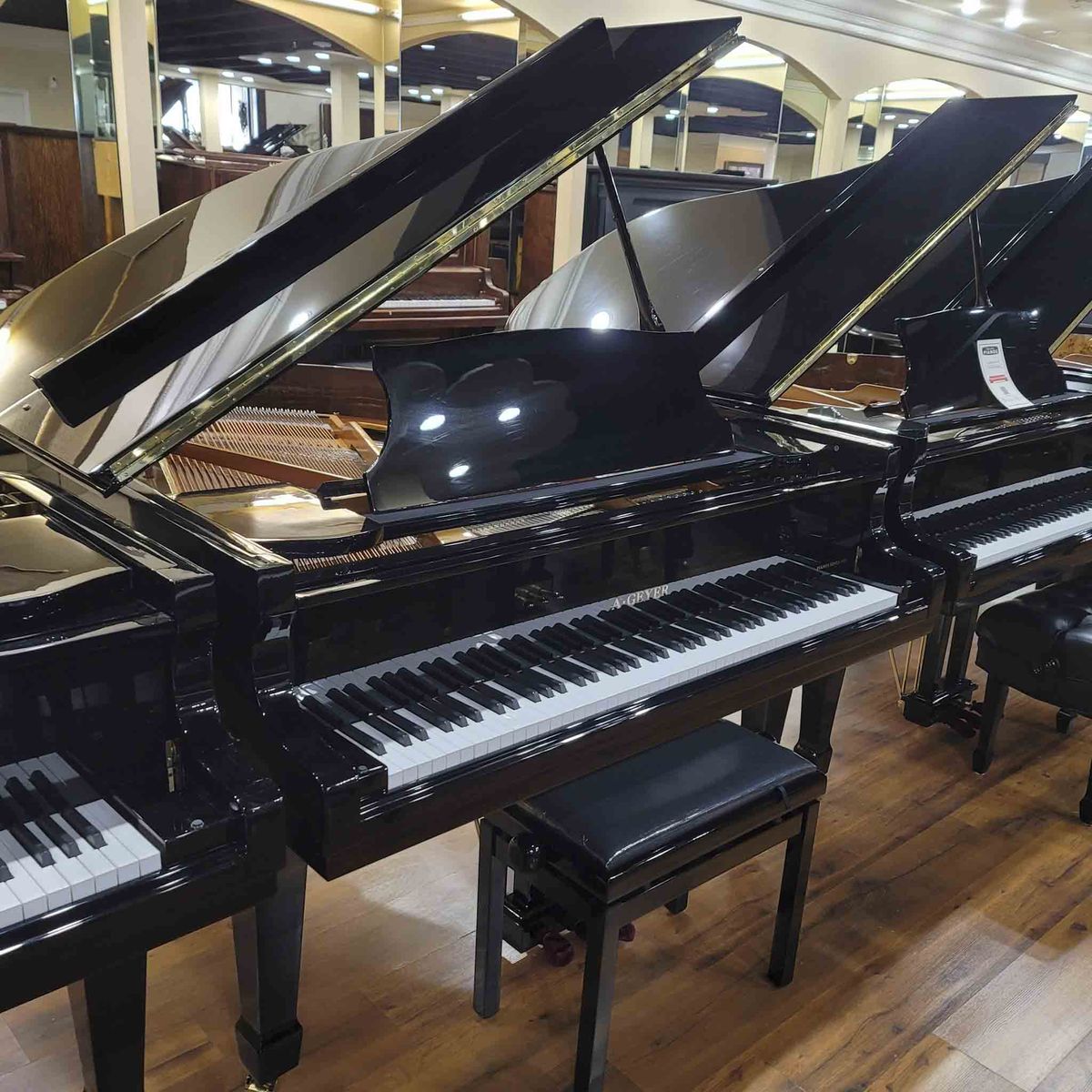 GORGEOUS NEW GRAND PIANO