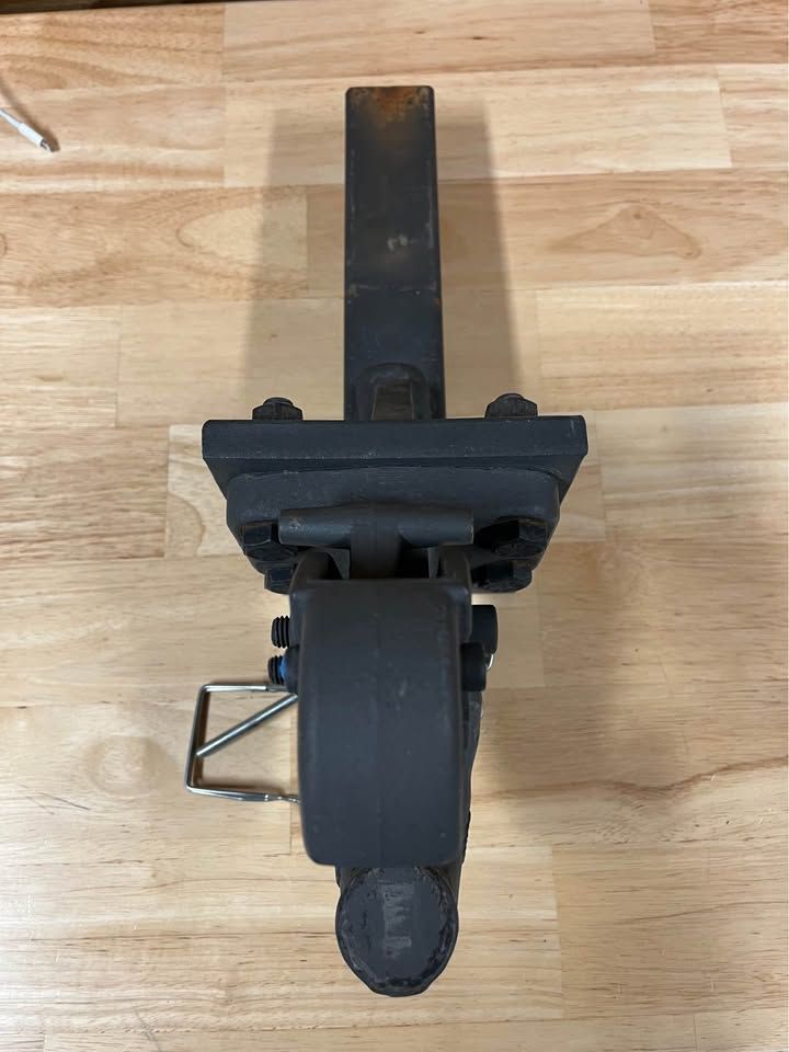 pintle hitch and mount