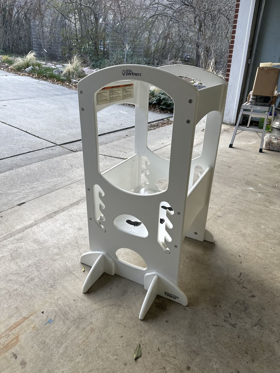 Little Partners -kids Learning Tower