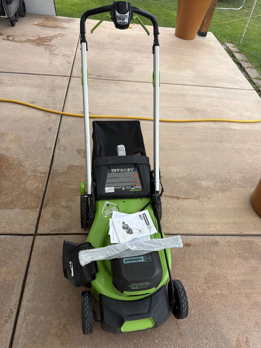 Greenworks Pro 60V Ultrapower Cordless Lawn Mower with Manual and Extra Blade (missing batteries)