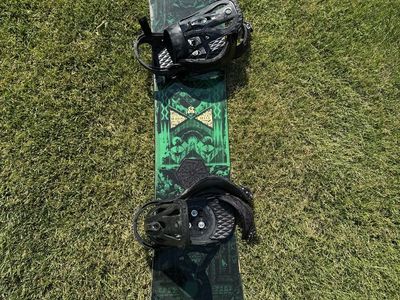 Burton Deuce Snowboard 159cm with Bindings - All Mountain