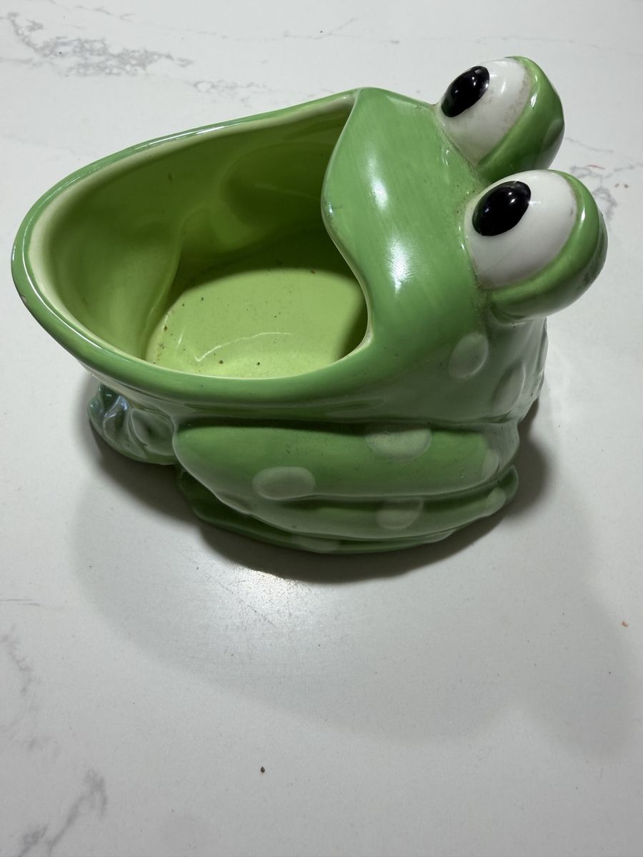 Cute Green Frog Ceramic Planter - Whimsical Polka Dot Design - Excellent Condition