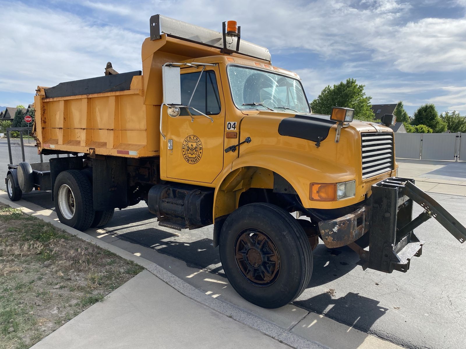 Dump truck