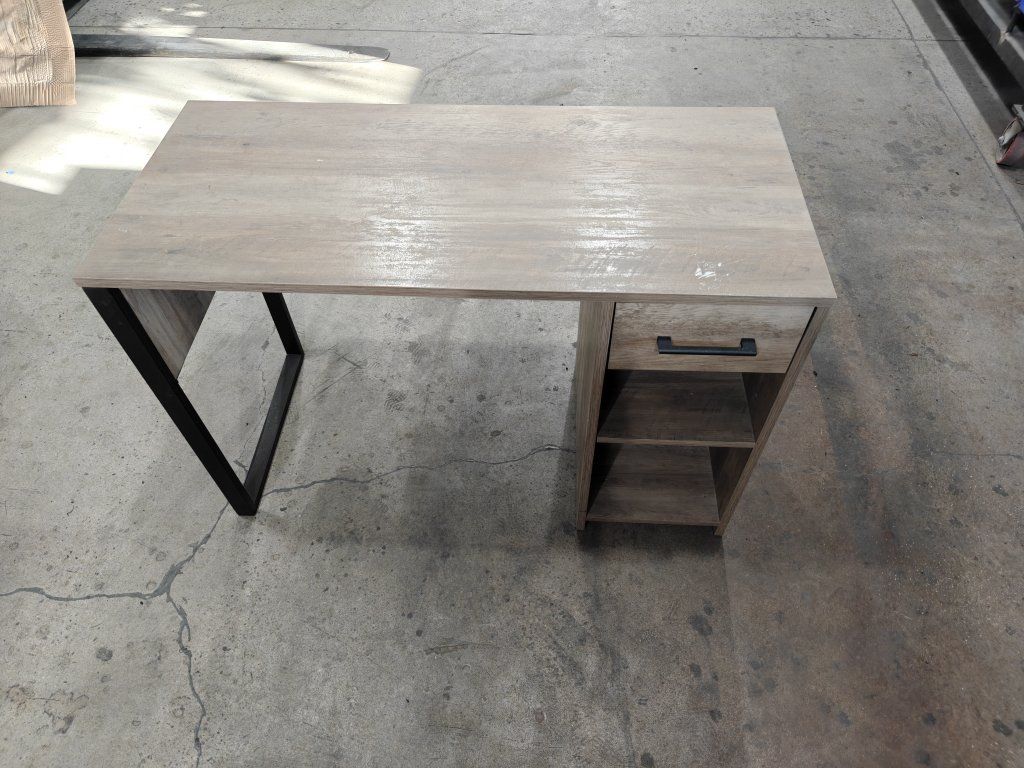 Small computer desk