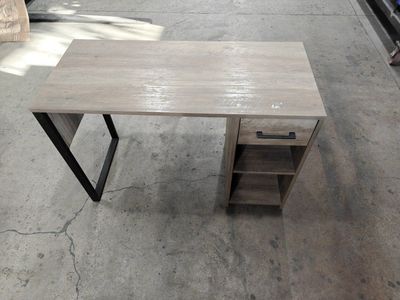 Small computer desk