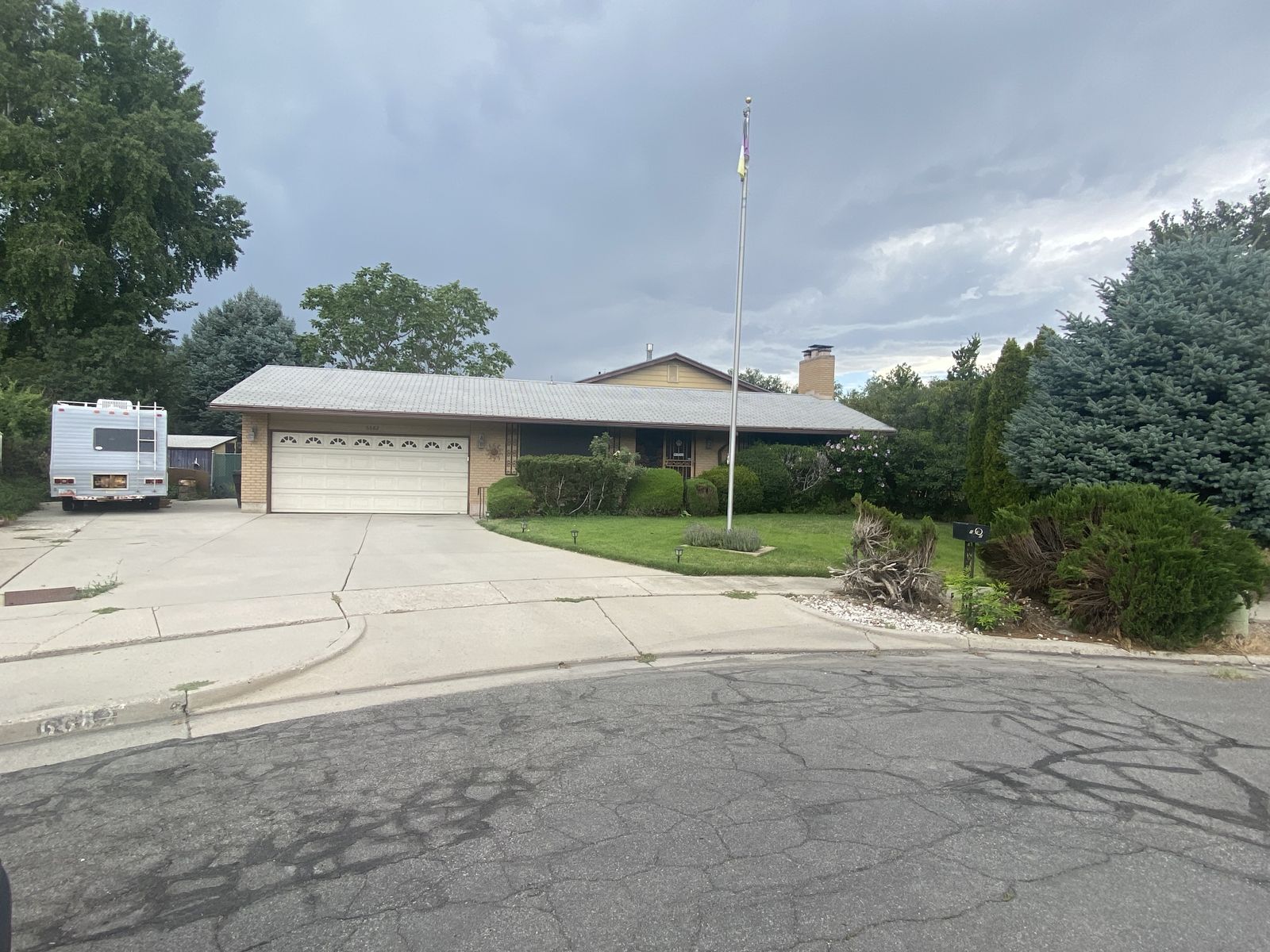 Beautiful 3 Bedroom Home for Rent in Cottonwood Heights – Available Approximately September 15, 2026