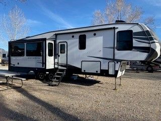 Beautiful 2020 Dutchmen Astoria 3173RLP