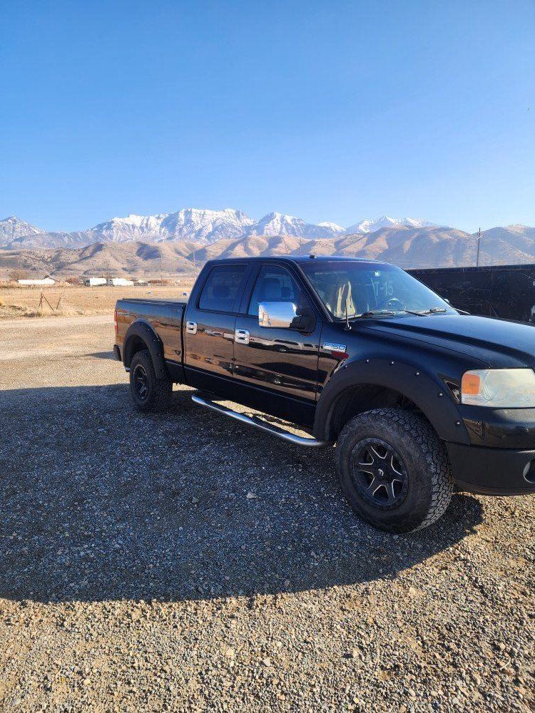 2006 FORD F150 Lariat