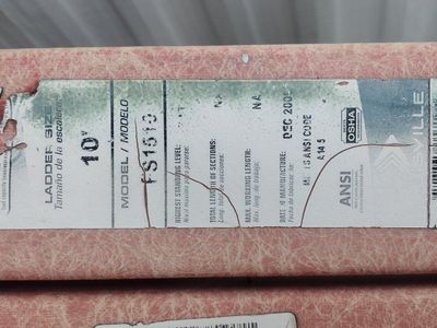 10-ft Fiberglass Step Ladder