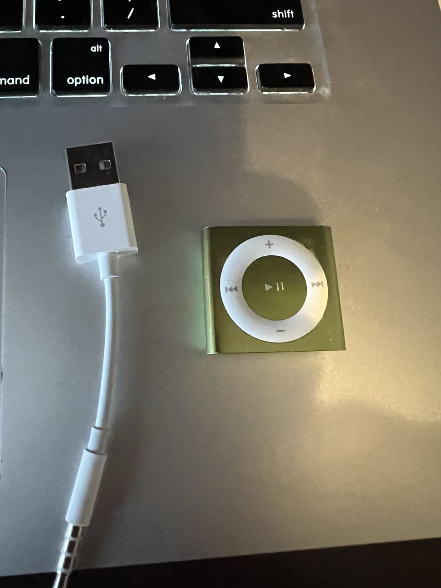 iPod Shuffle- New Battery Works Great