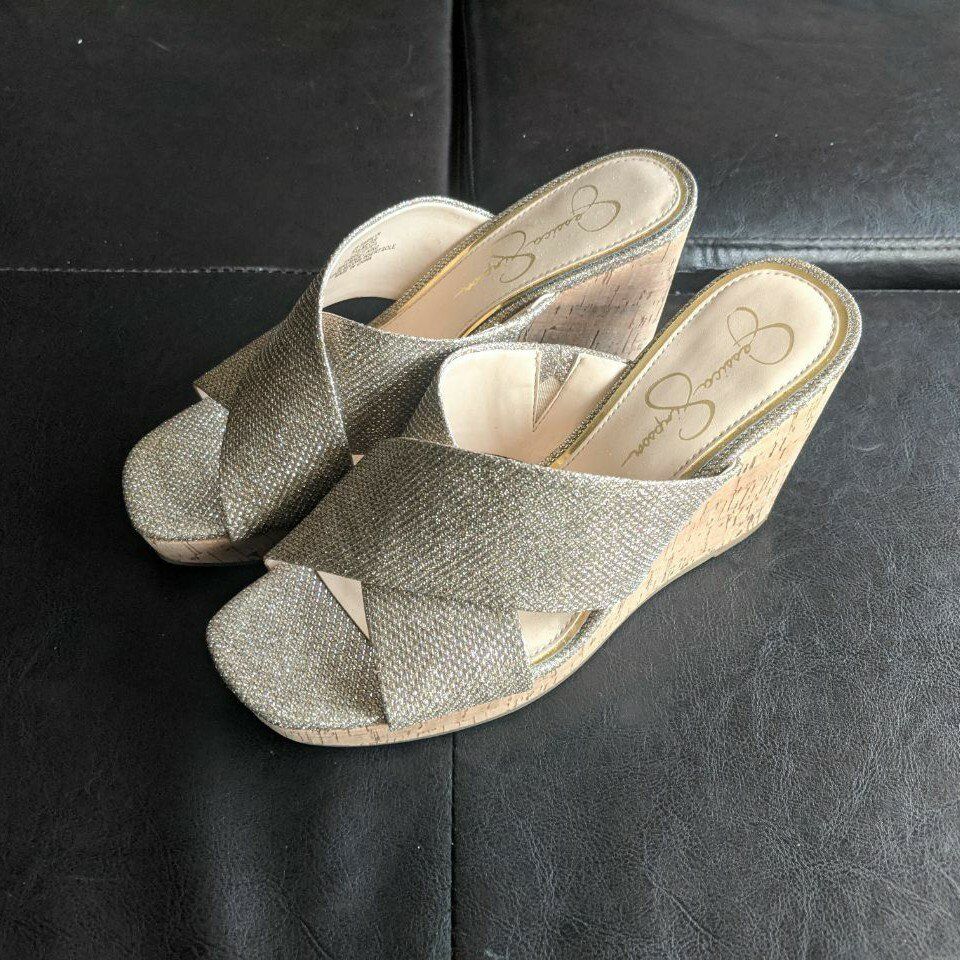 Women's Sz. 7.5 Jessica Simpson Gold Wedge Sandals
