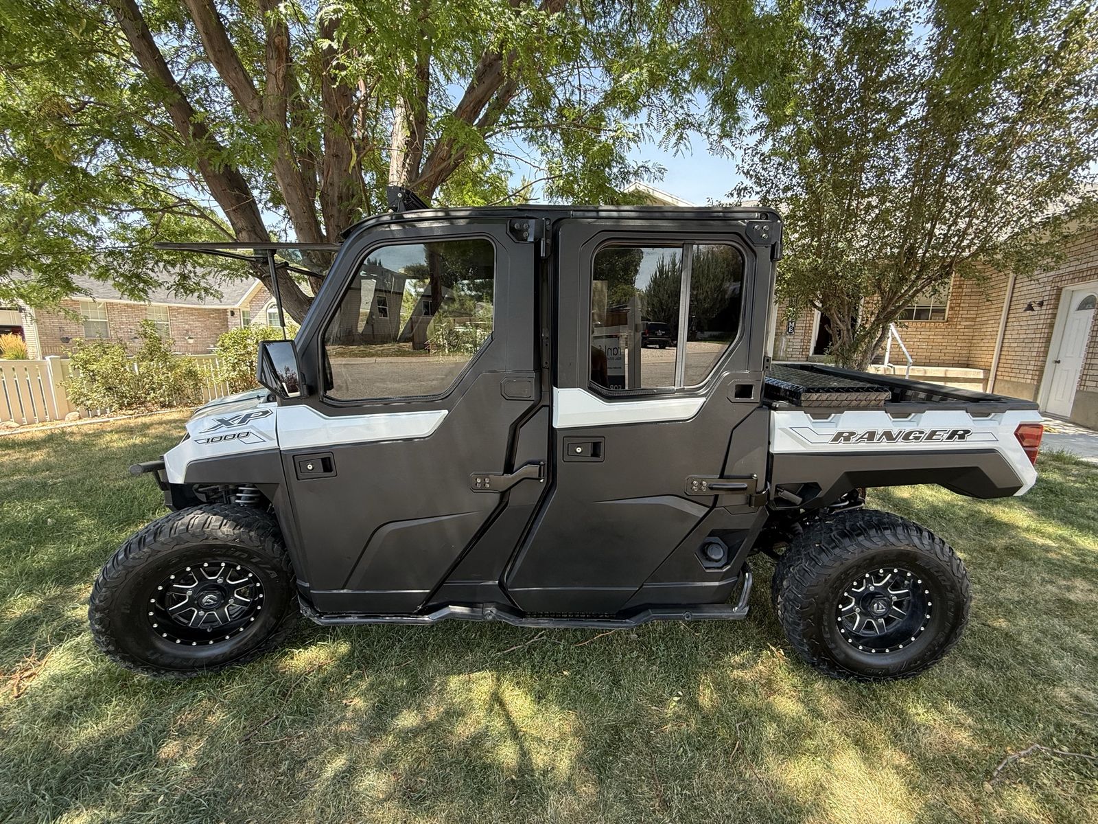 Polaris Ranger XP 1000 Crew UTV Side-by-Side - Enclosed Cab & Custom Wheels