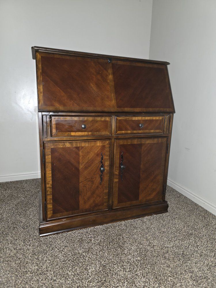 Secretary Desk / Drop Front Desk