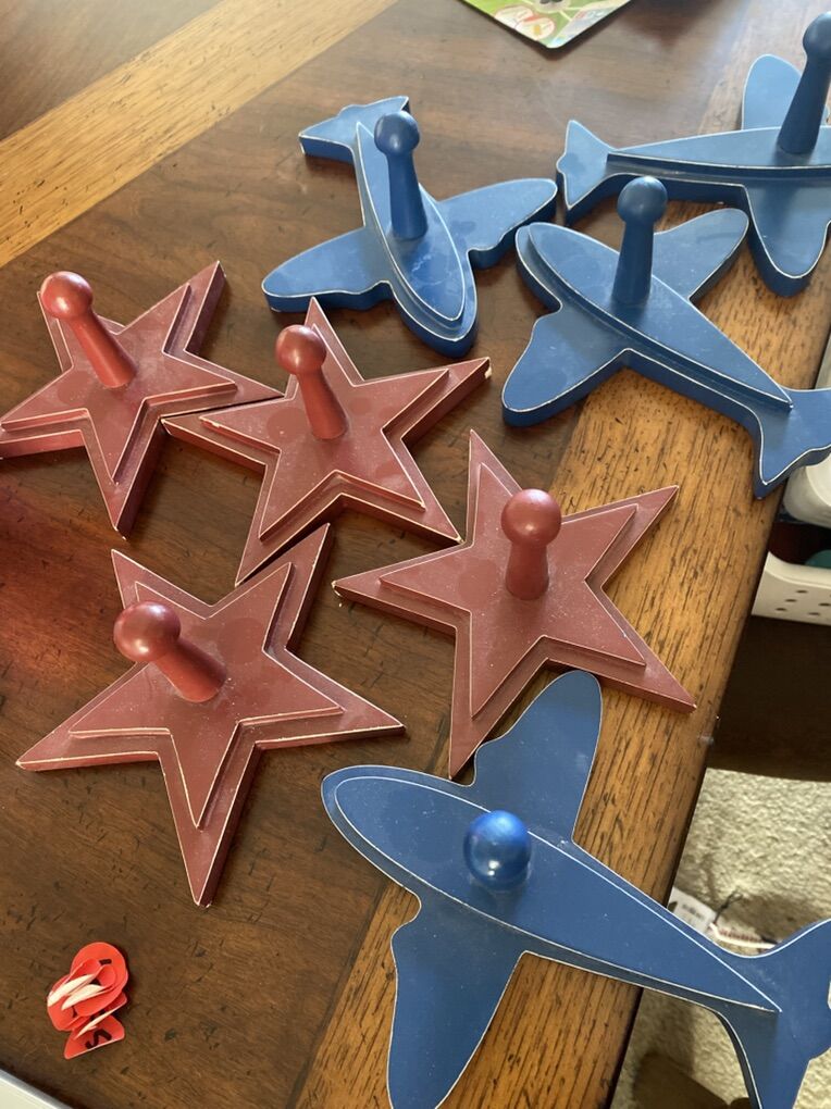 Star Or Airplane Wall pegs