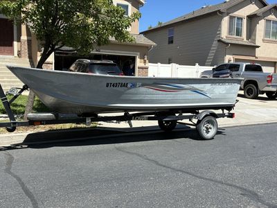 2007 Smoker craft fishing Boat