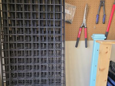 Display walls & stands for markets