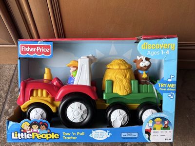 Fisher-Price Little People Tow ‘n Pull Tractor NEW