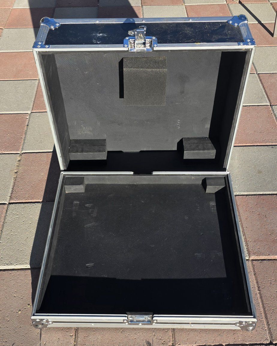 Main image 6