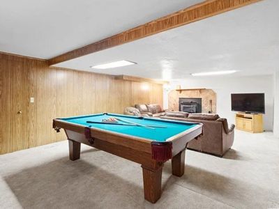 8 ft Olhausen Pool Table