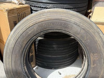 Michelin (6 tires) XZE Radial 225/70R19.5 Truck Tire - Used