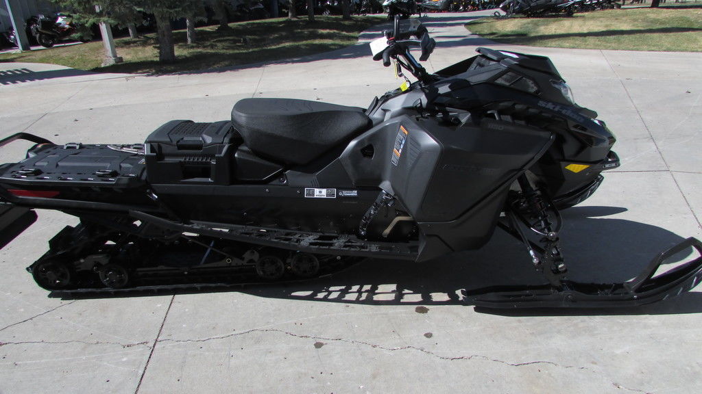 2026 Ski-Doo Expedition® Xtreme™ 850 E-TEC 154 Cobra WT 1.8_Black