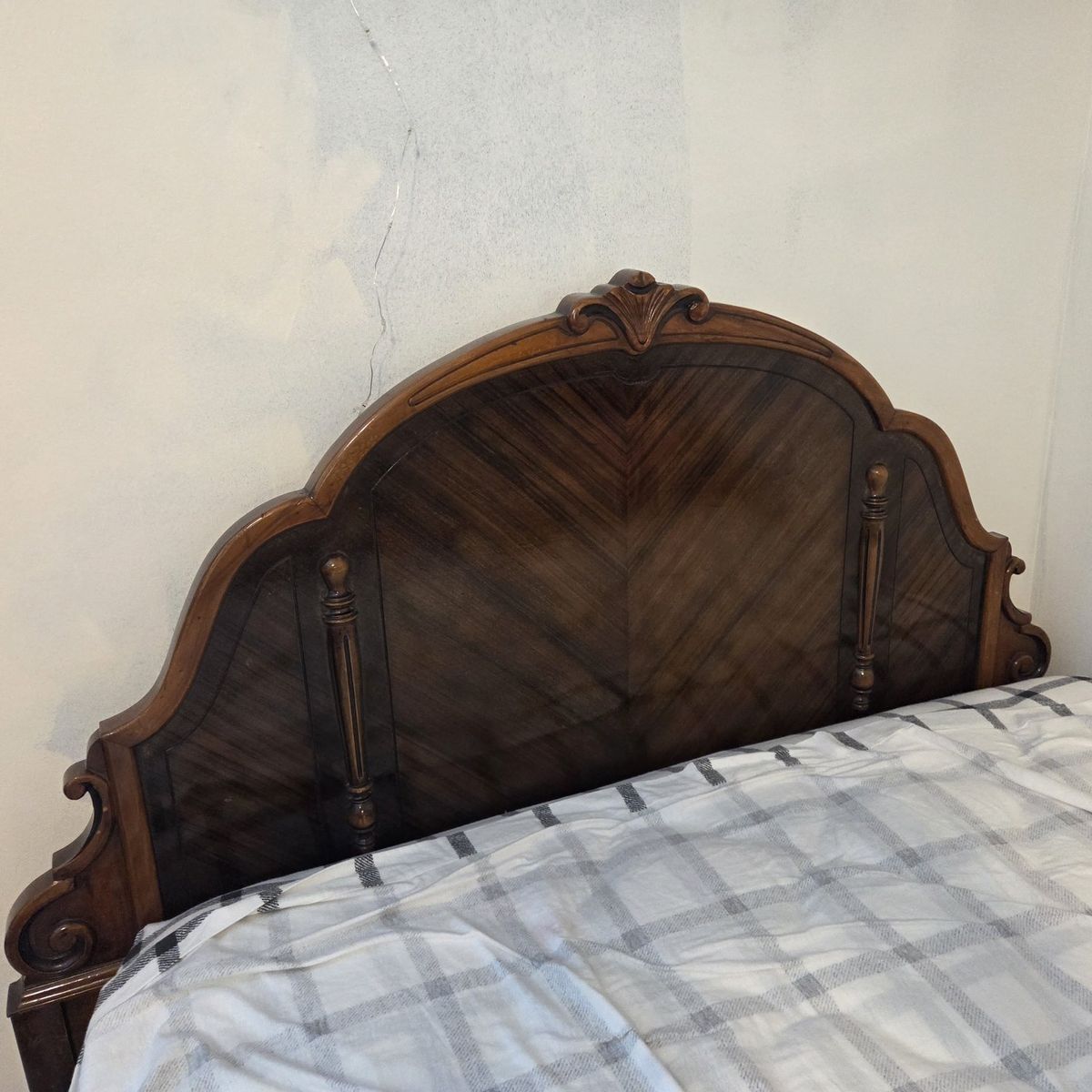 Main image 6