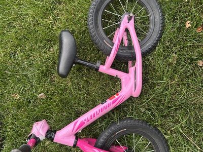 Specialized 12 Hotwalk balance bike