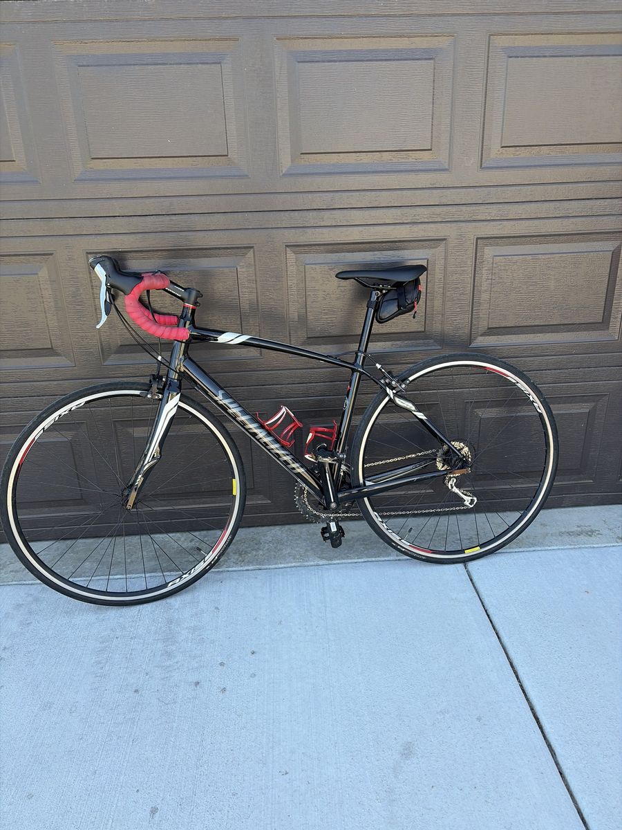 Women’s specialized dolce elite road bike 54 cm