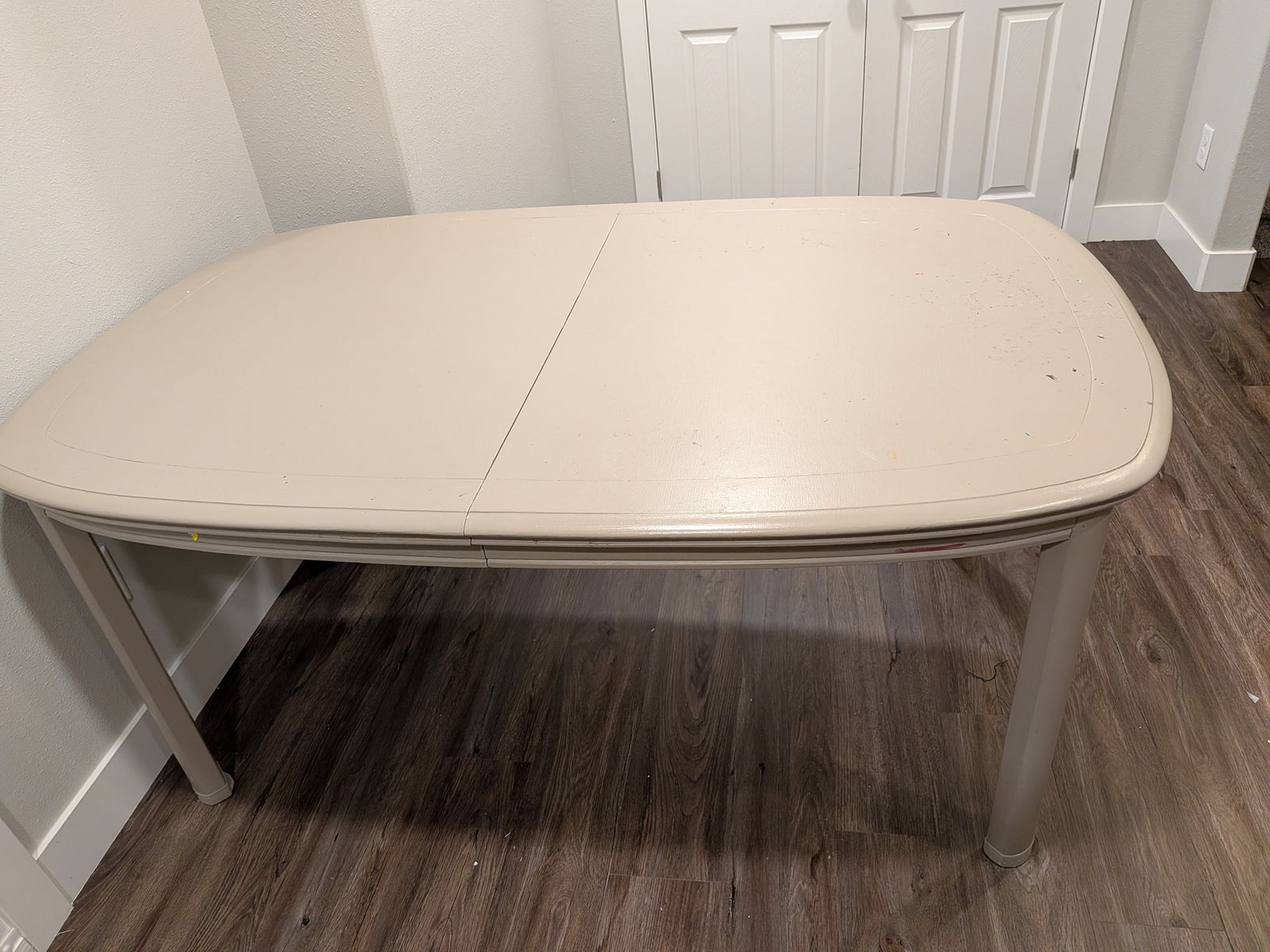 Extendable table and chairs